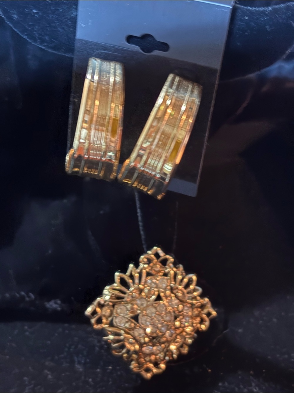 Gold tone Brooch and Earrings
